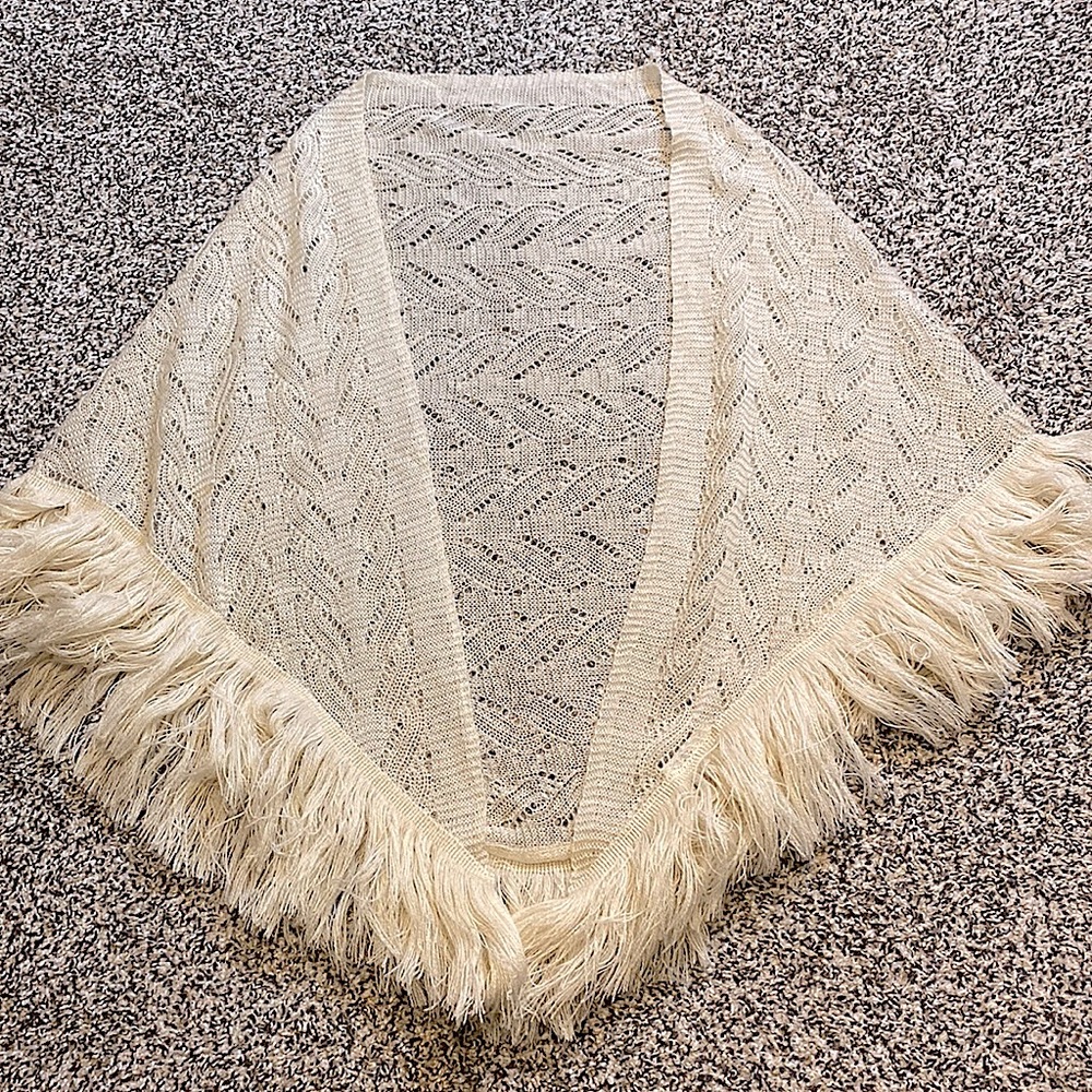 Vintage Andante Cream Knit Shawl with Fringe